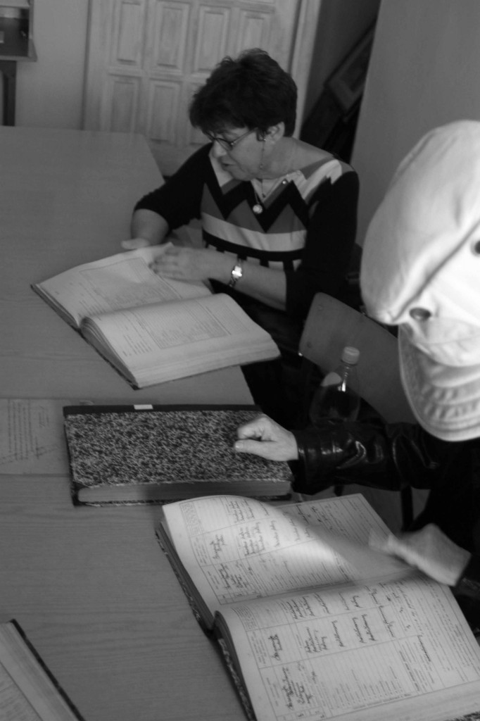 One of the best preserved prewar records from Wolbrom can be found at the local elementary school archive. Here looking for grades of different Jewish children that attended the school in the 1920ties.